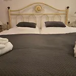 Budapest B&B Bed And Breakfast 3*