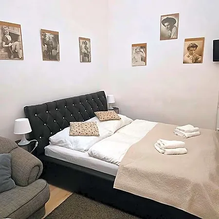 Budapest B&B Bed And Breakfast לינה וארוחת בוקר בודפשט