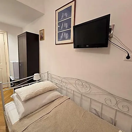 Budapest B&B Bed And Breakfast לינה וארוחת בוקר