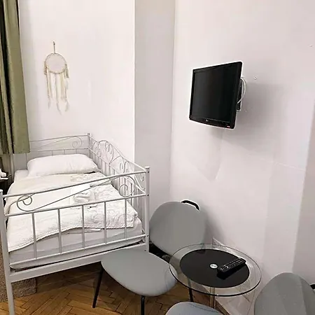 Budapest B&B Bed And Breakfast לינה וארוחת בוקר
