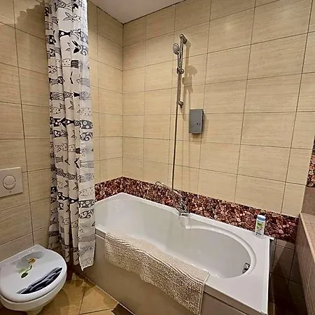 Budapest B&B Bed And Breakfast לינה וארוחת בוקר