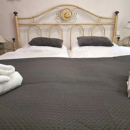 Budapest B&B Bed And Breakfast לינה וארוחת בוקר בודפשט