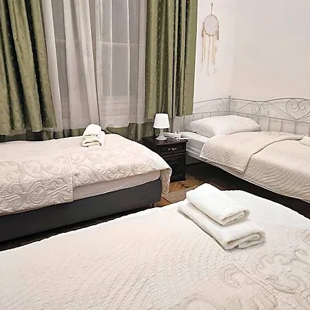 Budapest B&B Bed And Breakfast לינה וארוחת בוקר בודפשט