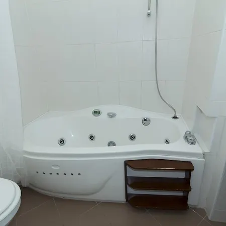 Budapest B&B Bed And Breakfast 3*