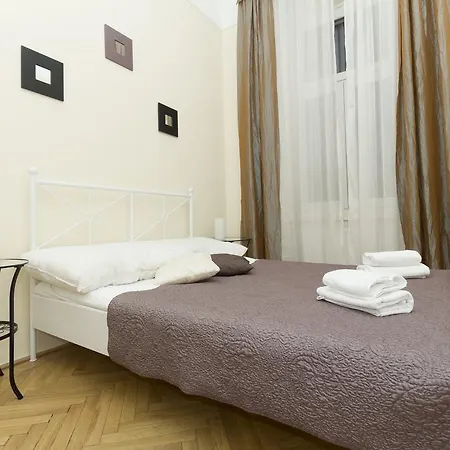 Budapest Bed And Breakfast Alojamento de Acomodação e Pequeno-almoço Budapeste