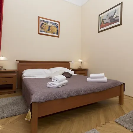 לינה וארוחת בוקר Budapest B&B Bed And Breakfast
