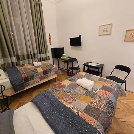 Budapest B&B Bed And Breakfast 3*