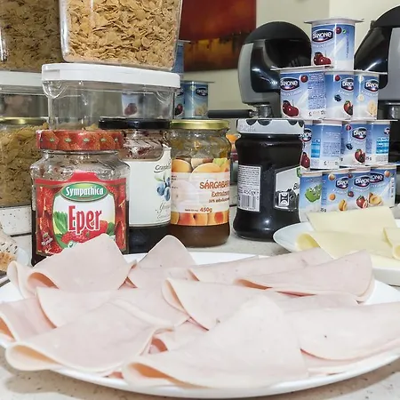 Budapest B&B Bed And Breakfast לינה וארוחת בוקר בודפשט