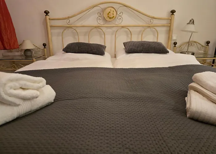 Budapest B&B Bed And Breakfast 3*
